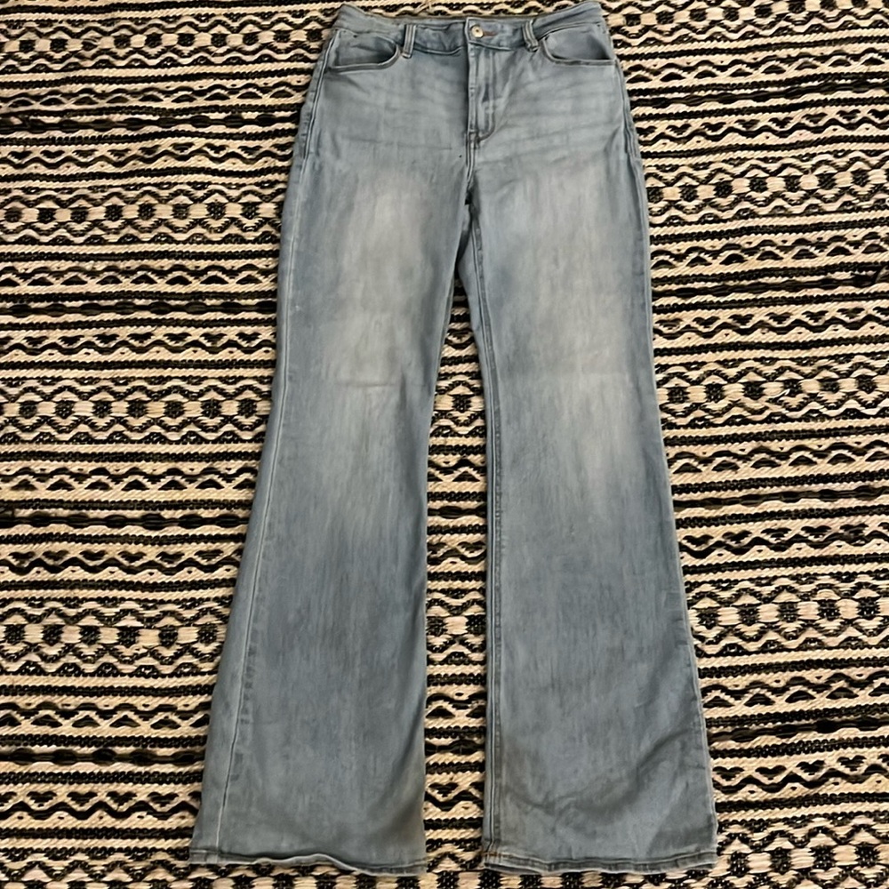 Light wash lightly worn old navy jeans